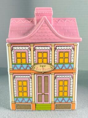 Avon 1989 Townhouse Collection Tea Room Pink Roof House Canister Victorian